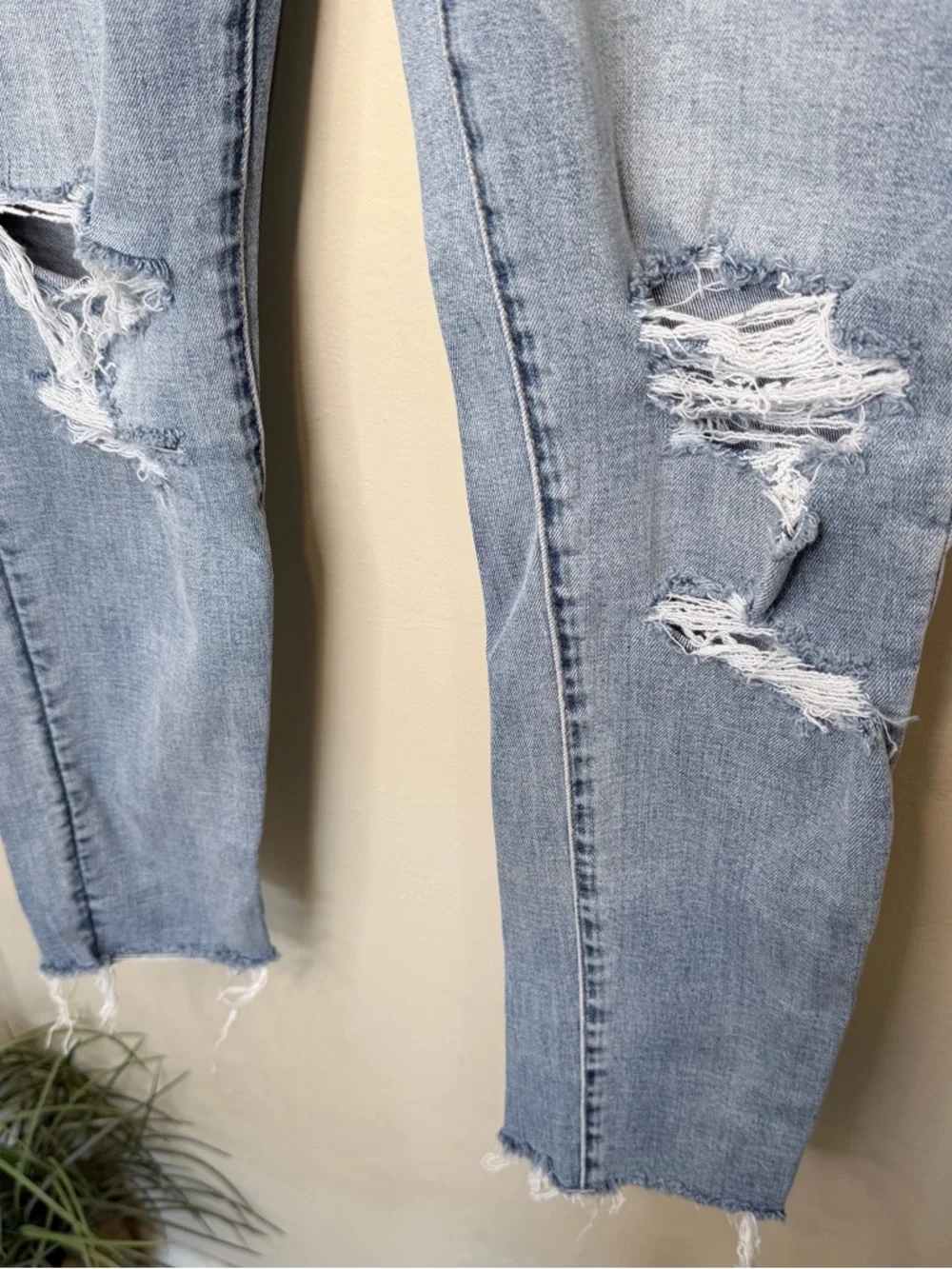 AE Factory Distressed Ripped Busted Knees Light Wash Super Stretch Skinny Jeans - Picture 6 of 14